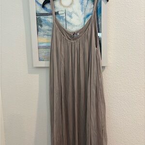 Chic Strapless Taupe Dress